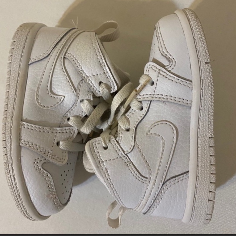 Nike Air Jordan 1 Toddler Shoes 
Size 6C
#640735-126